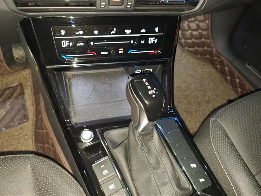 VOLKSWAGEN PASSAT 2022
