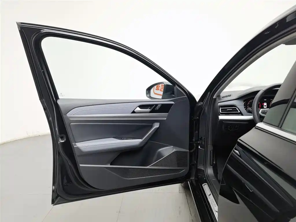 VOLKSWAGEN LAVIDA 2023