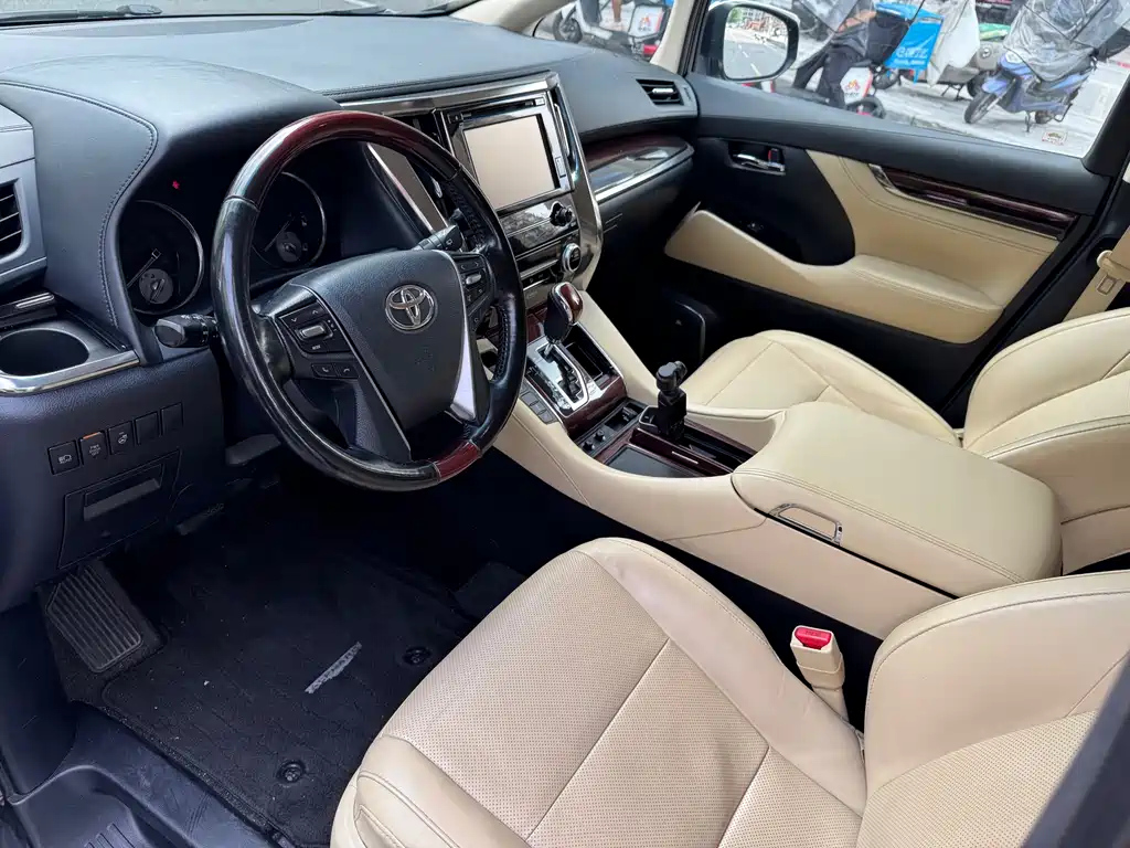 TOYOTA ALPHARD 2018