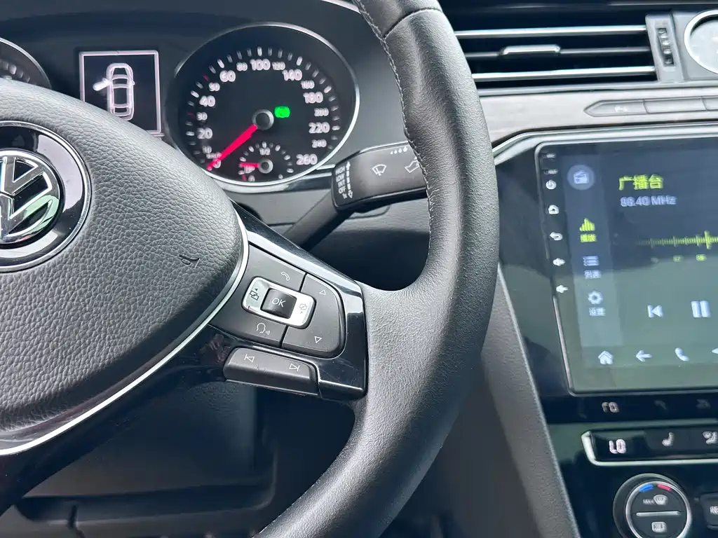 VOLKSWAGEN MAGOTAN 2017