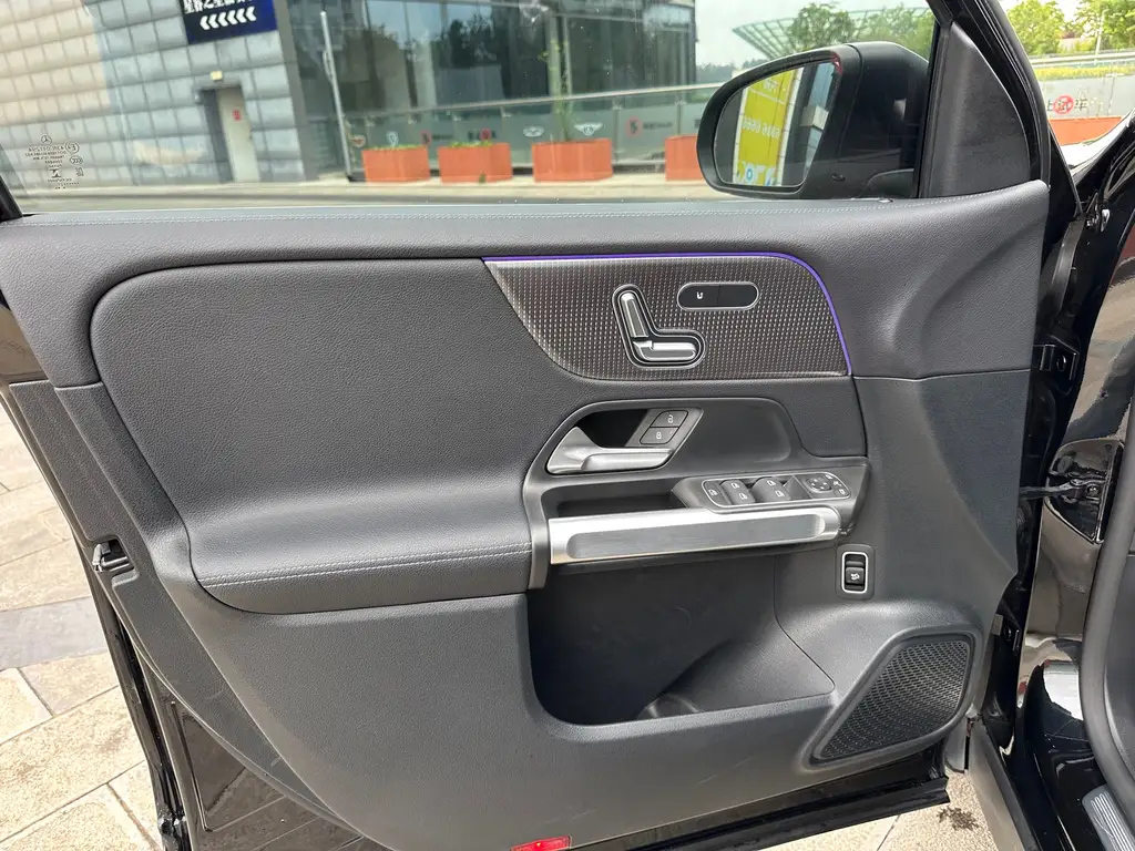 MERCEDES BENZ GLB 2021