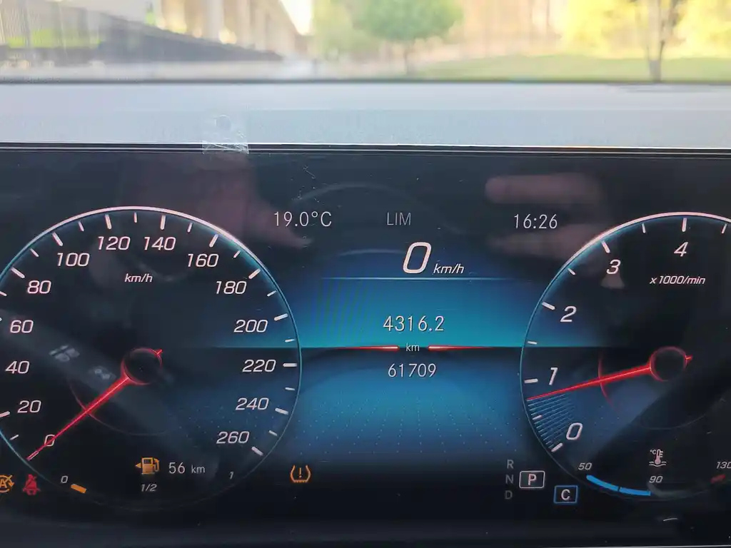 MERCEDES BENZ GLB 2020