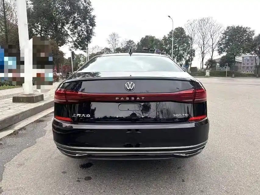 VOLKSWAGEN PASSAT 2025