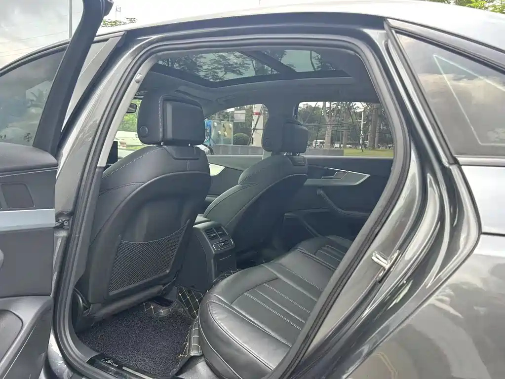 AUDI A4L 2022