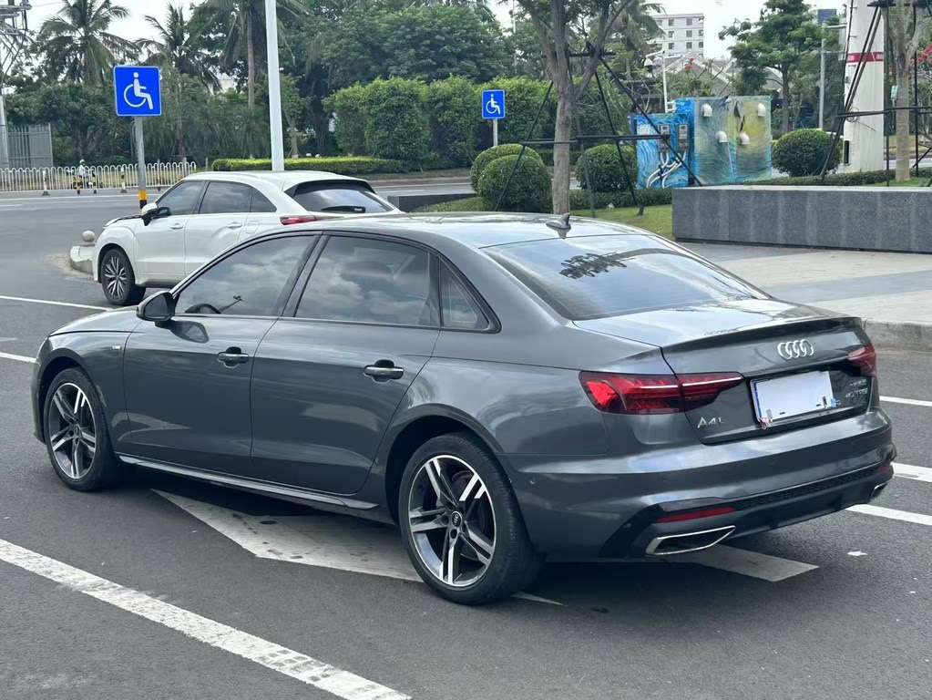 AUDI A4L 2022