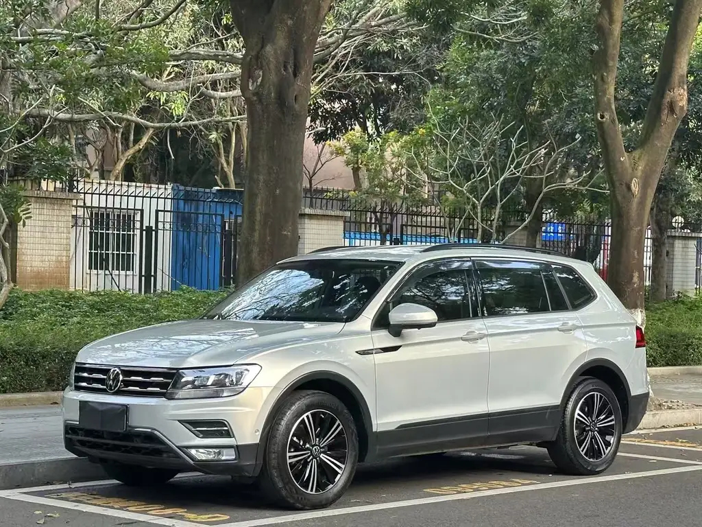 VOLKSWAGEN TIGUAN L 2021