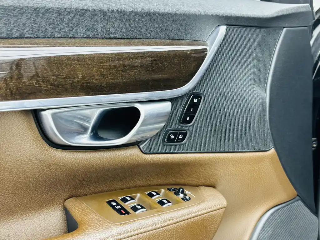 VOLVO S90 2017