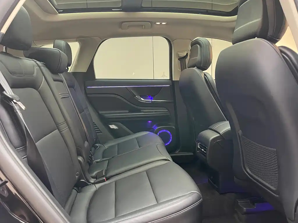 LINCOLN ADVENTURER 2023