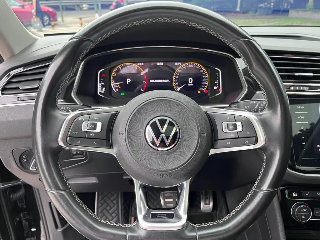 VOLKSWAGEN TIGUAN L 2021