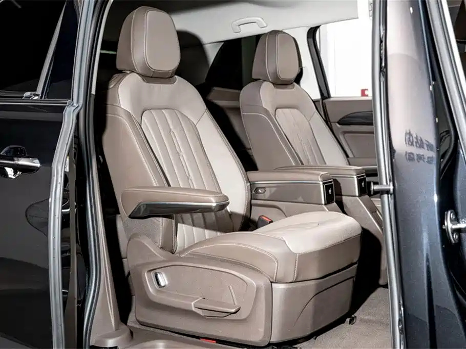 VOLKSWAGEN VILORAN 2023