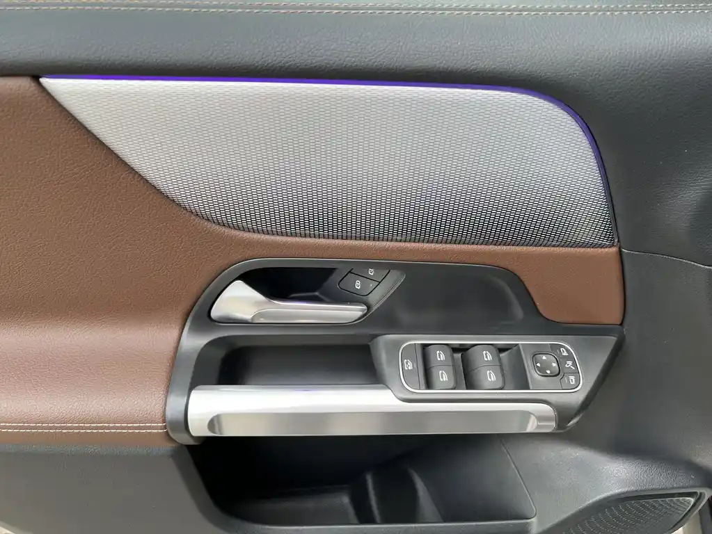 MERCEDES BENZ GLB 2022