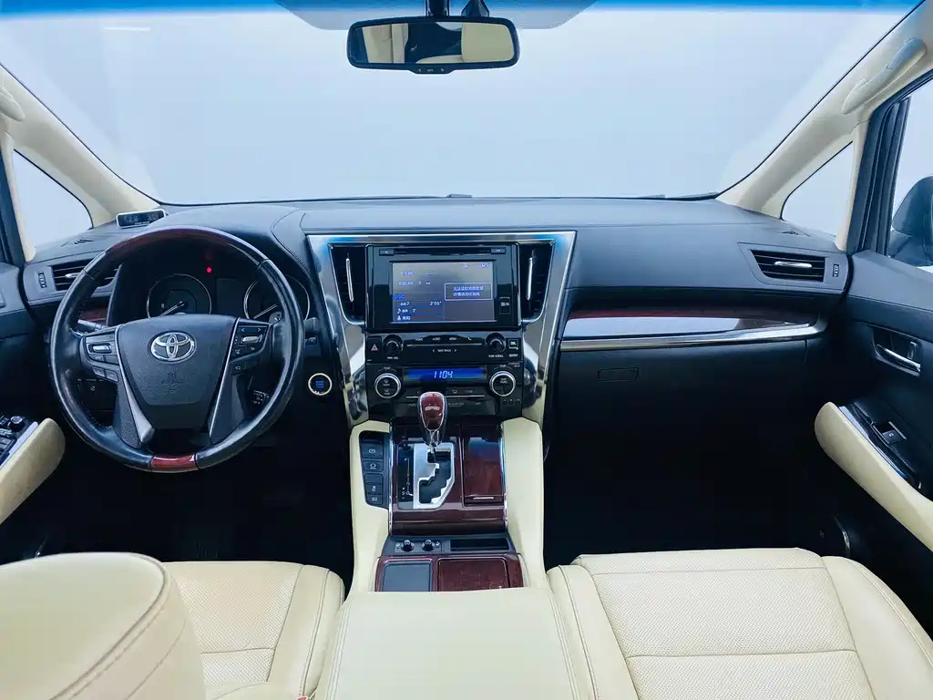 TOYOTA ALPHARD 2018