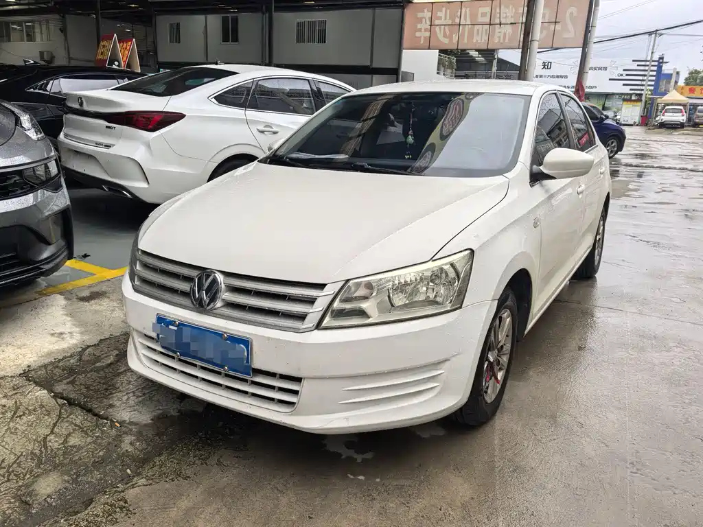 VOLKSWAGEN SANTANA 2015
