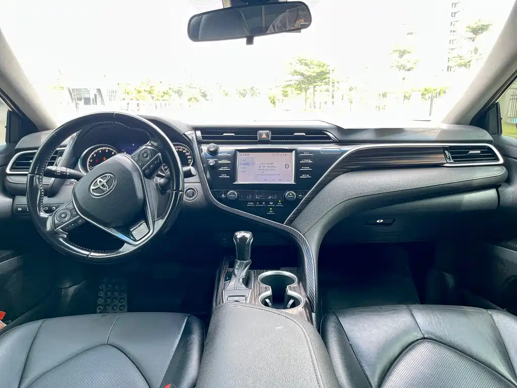 TOYOTA CAMRY 2018