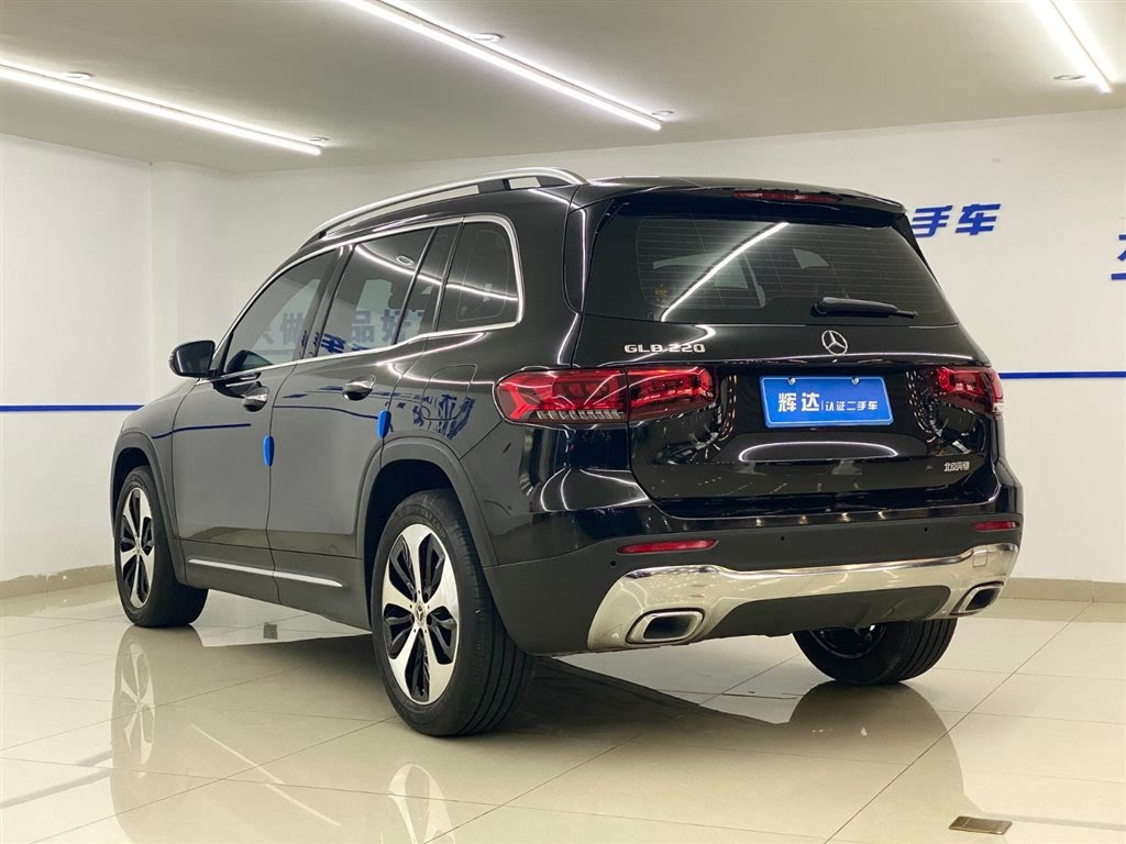 MERCEDES BENZ GLB 2023