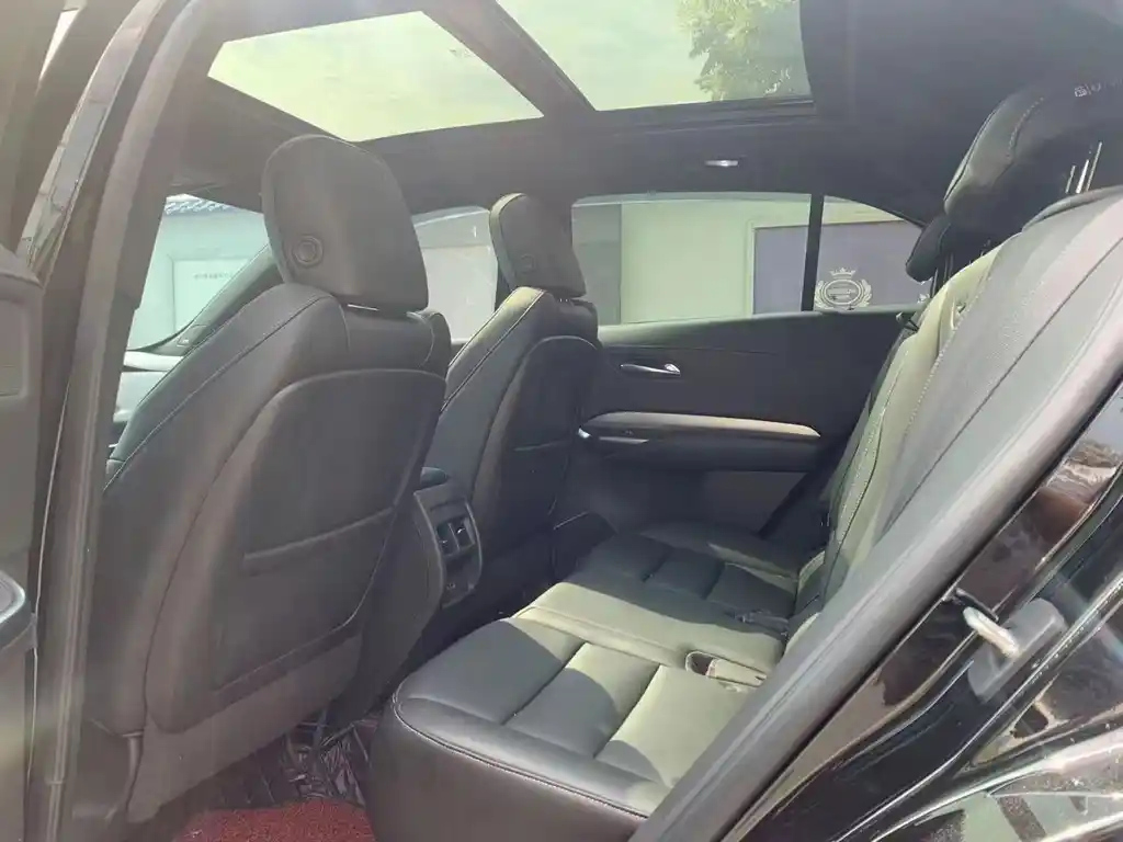 CADILLAC XT4 2021