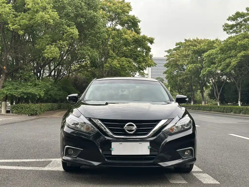 NISSAN TEANA 2016
