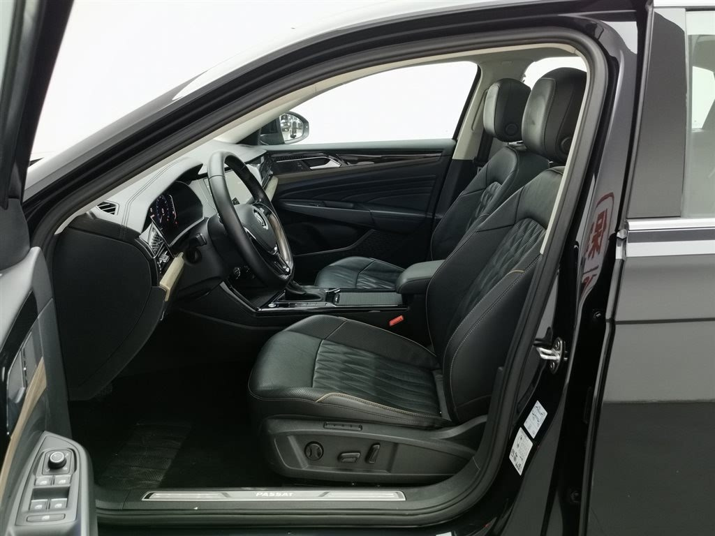VOLKSWAGEN PASSAT 2019