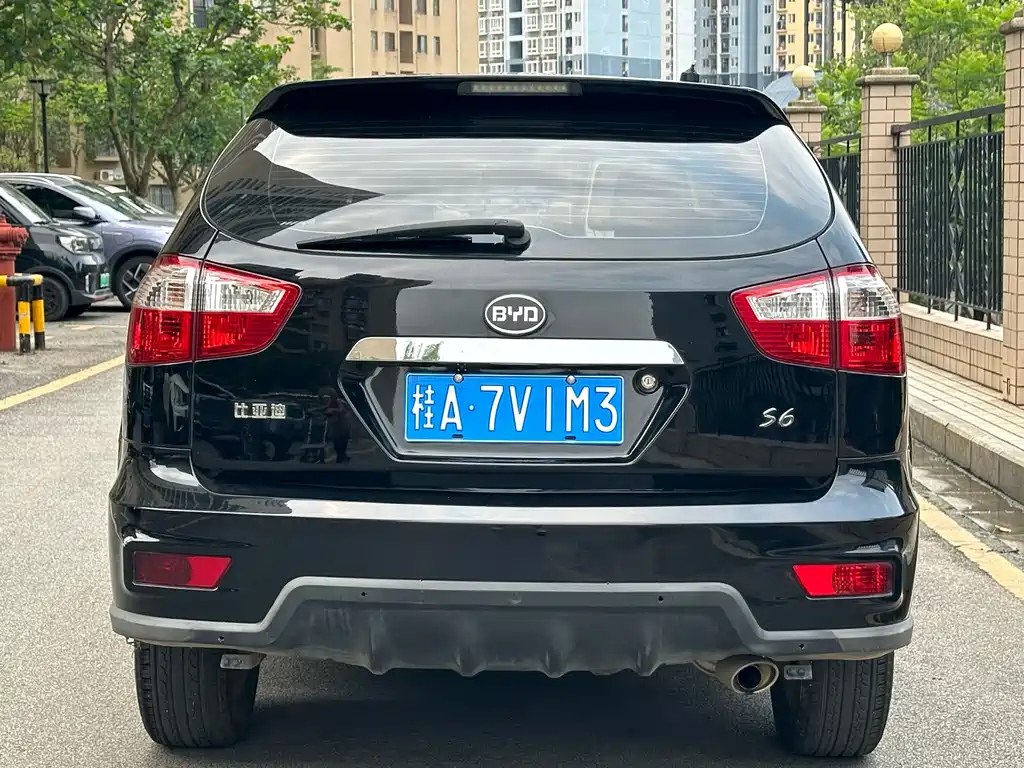 BYD S6 2013