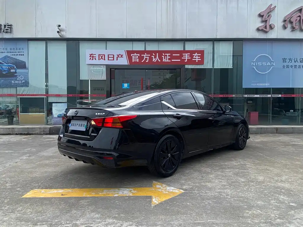 NISSAN TEANA 2022