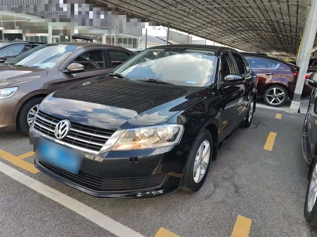 VOLKSWAGEN LAVIDA 2013