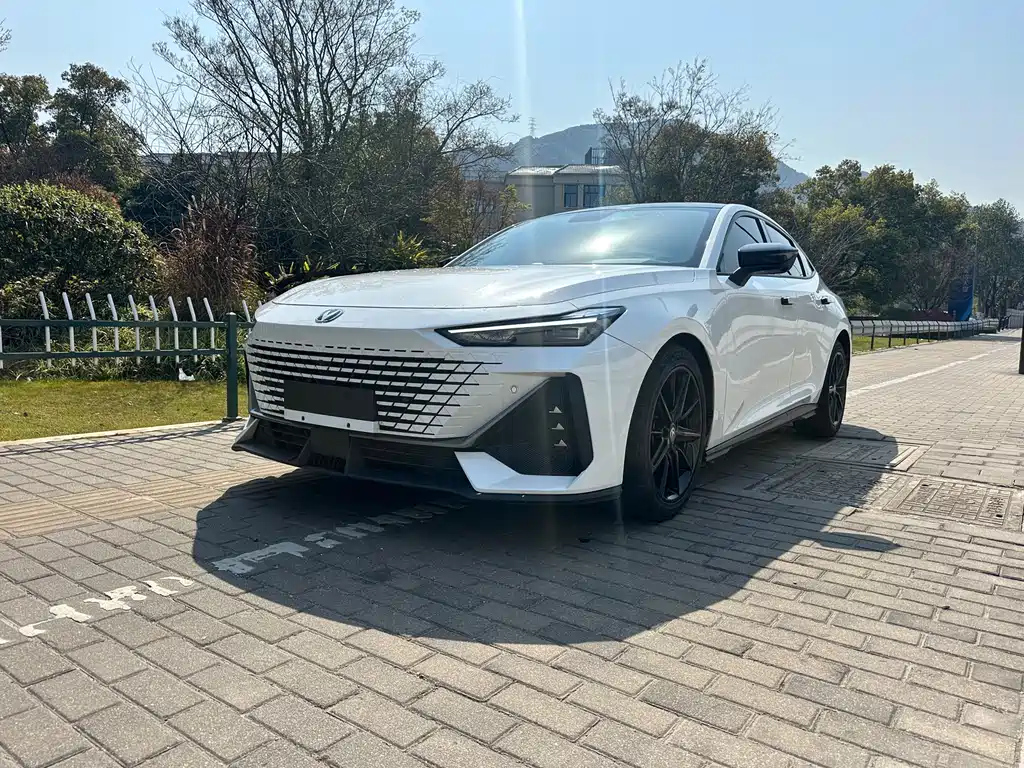 CHANGAN UNI-V 2023
