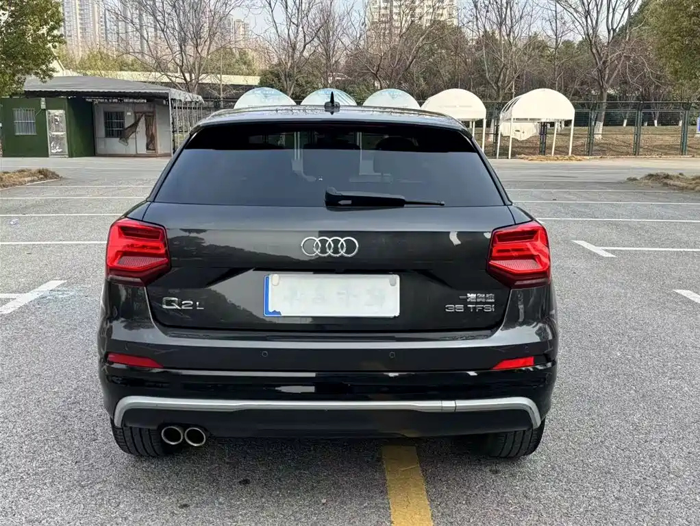 AUDI Q2L 2018