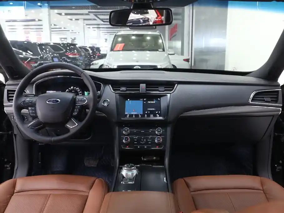 FORD TAURUS 2018