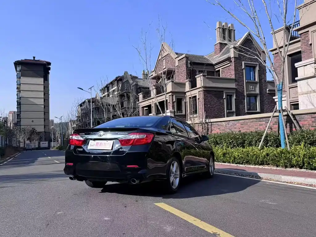 TOYOTA CAMRY 2012