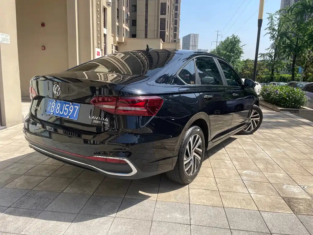VOLKSWAGEN LAVIDA 2023