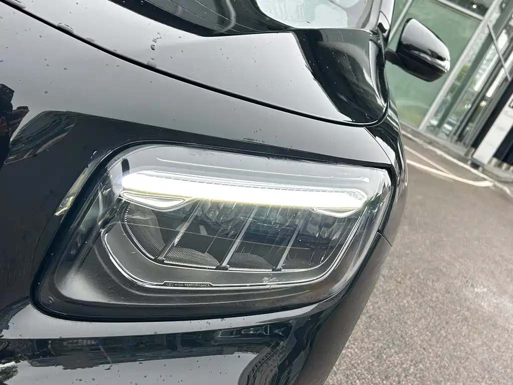 MERCEDES BENZ GLB 2024