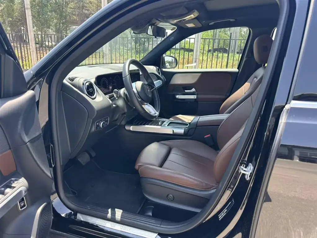 MERCEDES BENZ GLB 2024