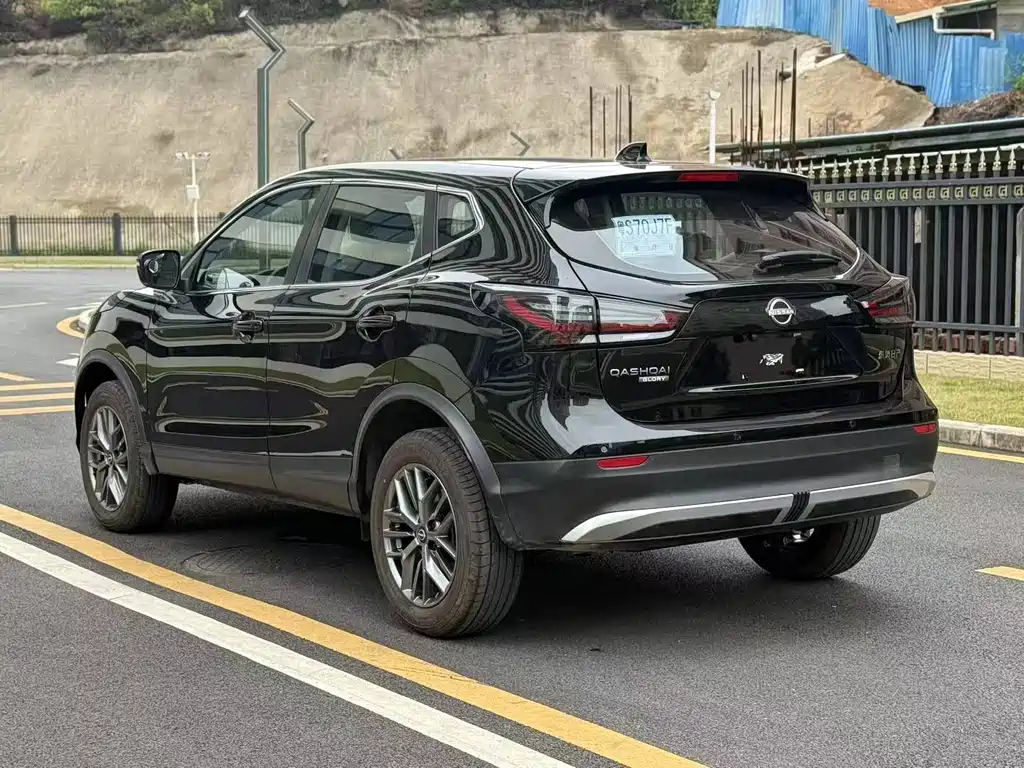 NISSAN QASHQAI 2025
