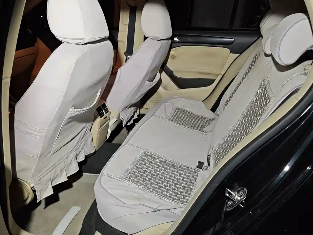 VOLKSWAGEN GOLF 2012