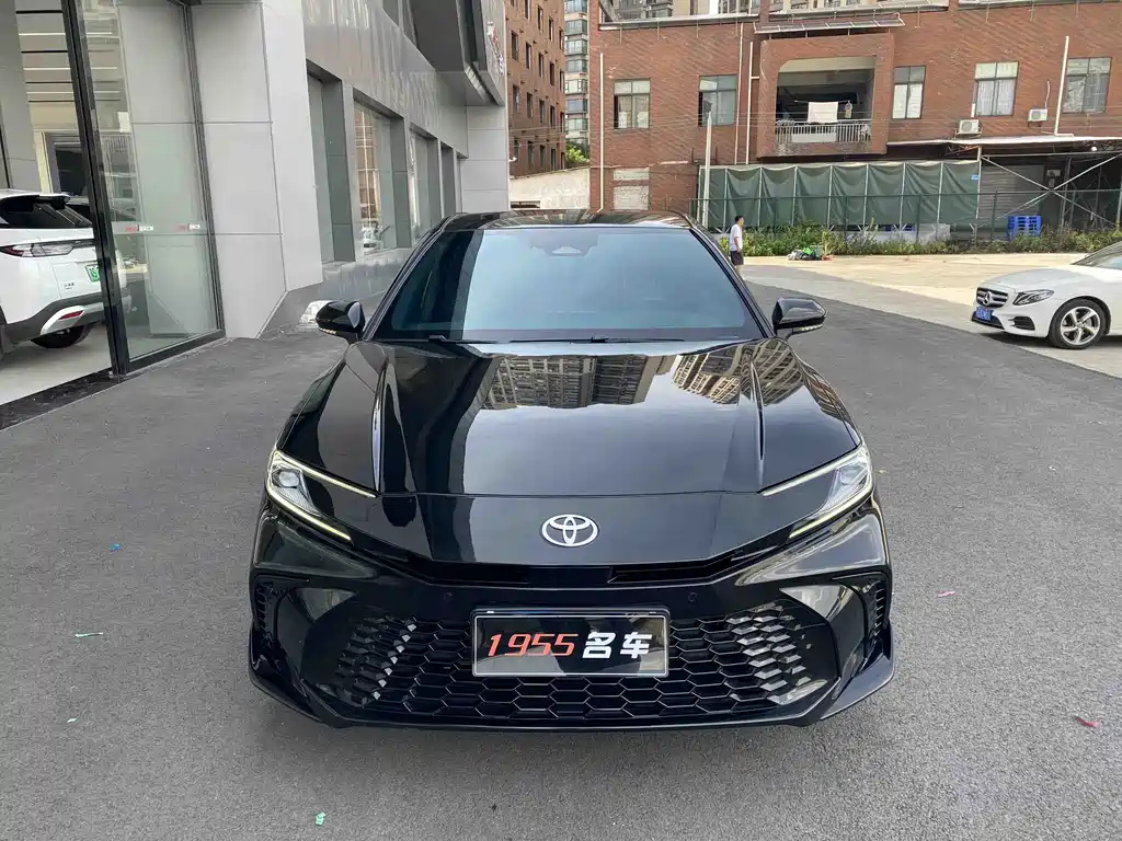 TOYOTA CAMRY 2024
