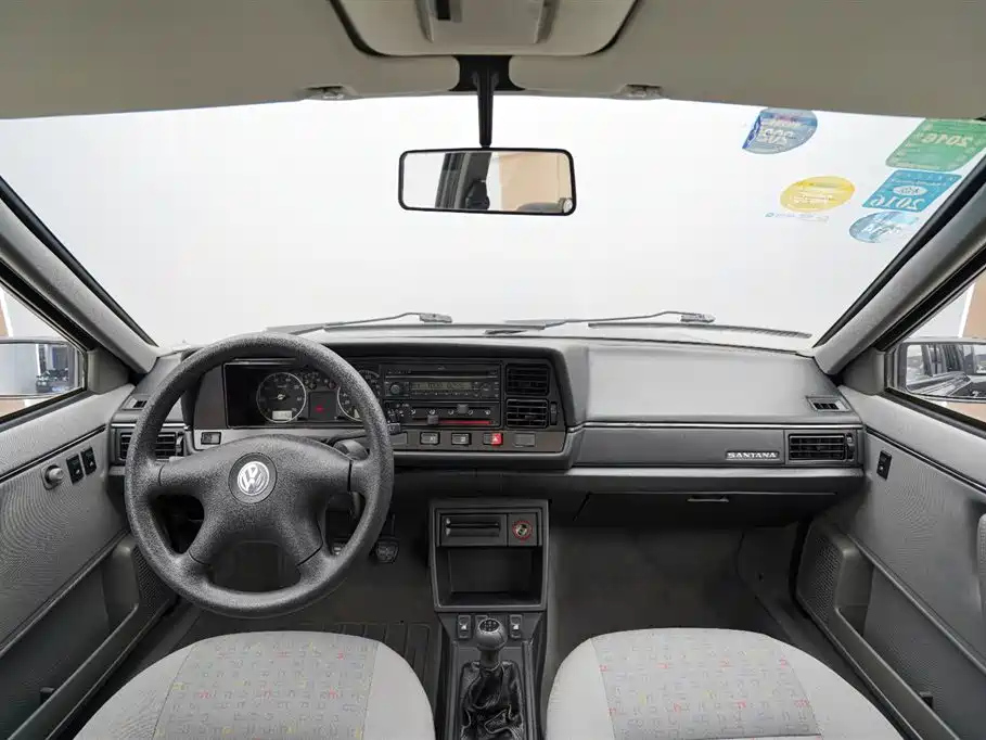 VOLKSWAGEN SANTANA CLASSIC 2012