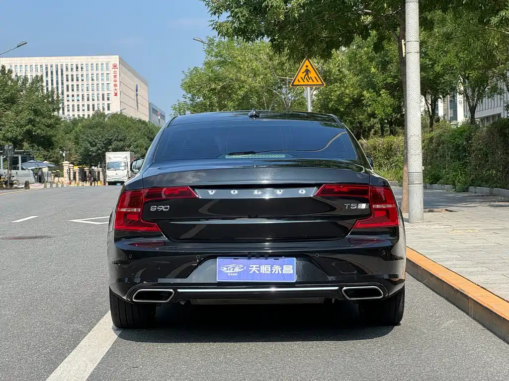 VOLVO S90 2018