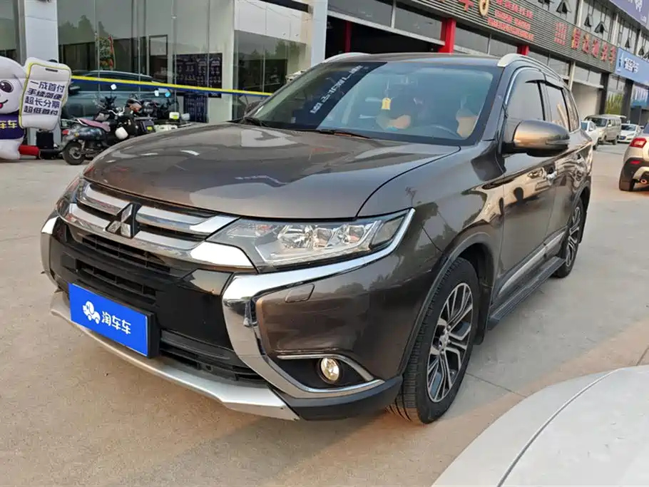 MITSUBISHI OUTLANDER 2016