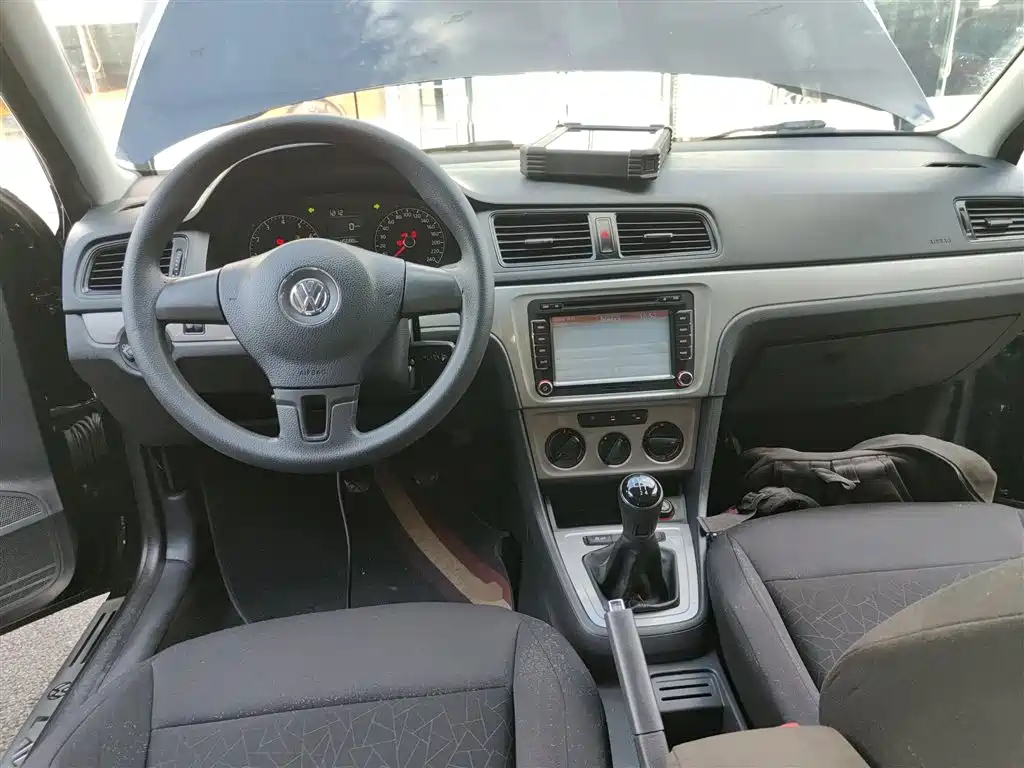 VOLKSWAGEN LAVIDA 2013