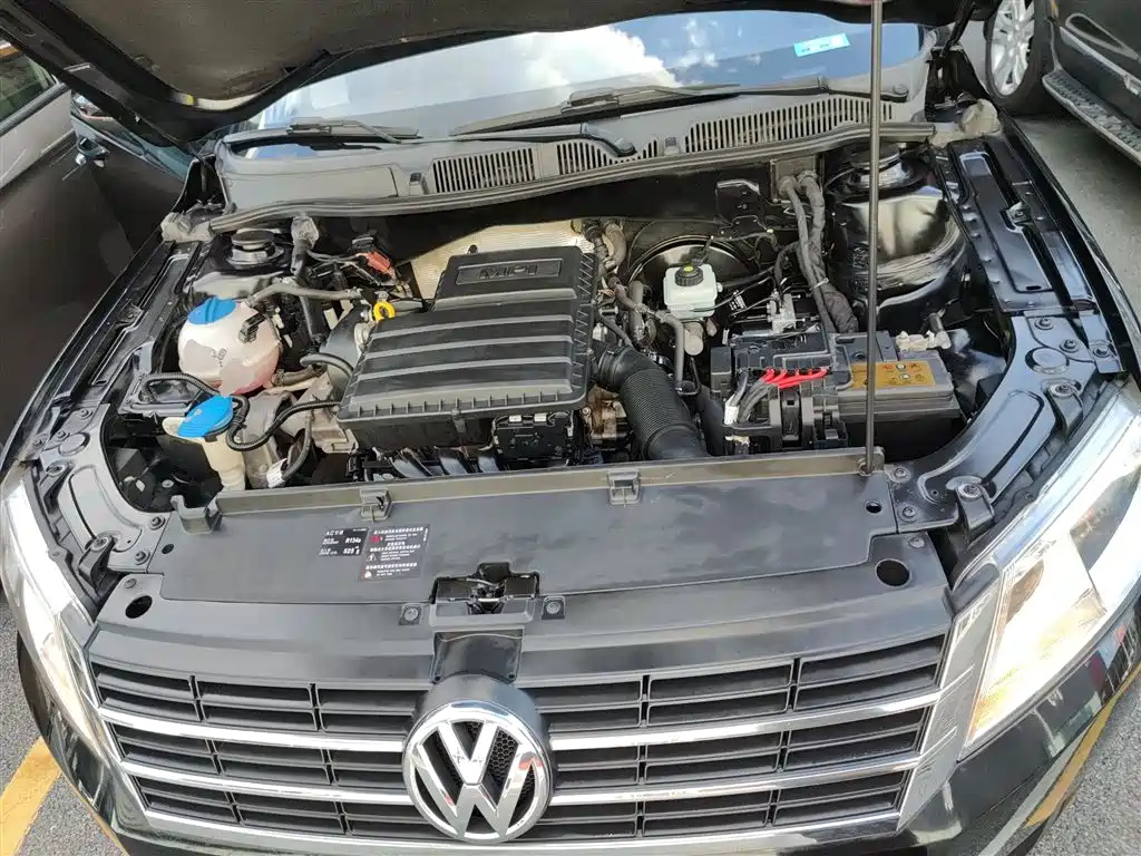 VOLKSWAGEN LAVIDA 2013