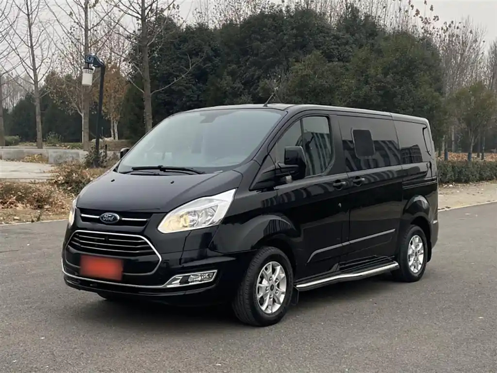 FORD TOUREO 2020