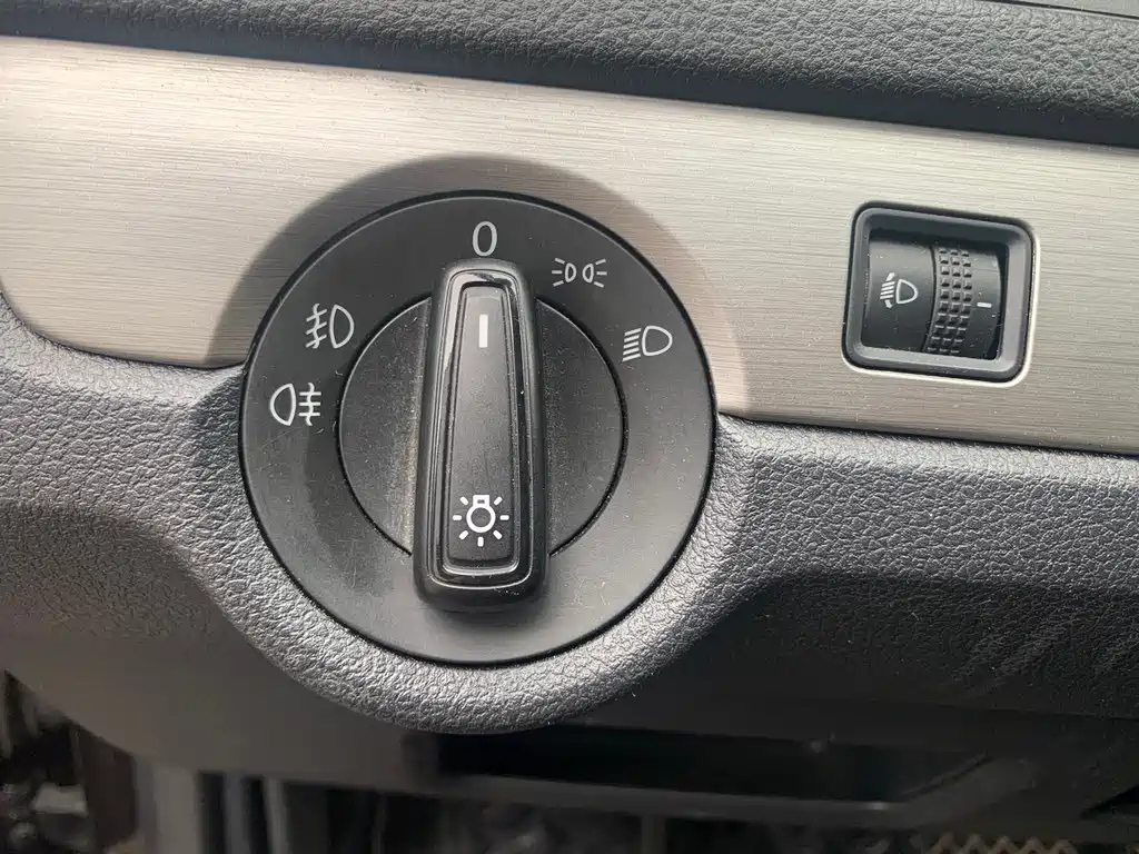 VOLKSWAGEN LAVIDA 2013