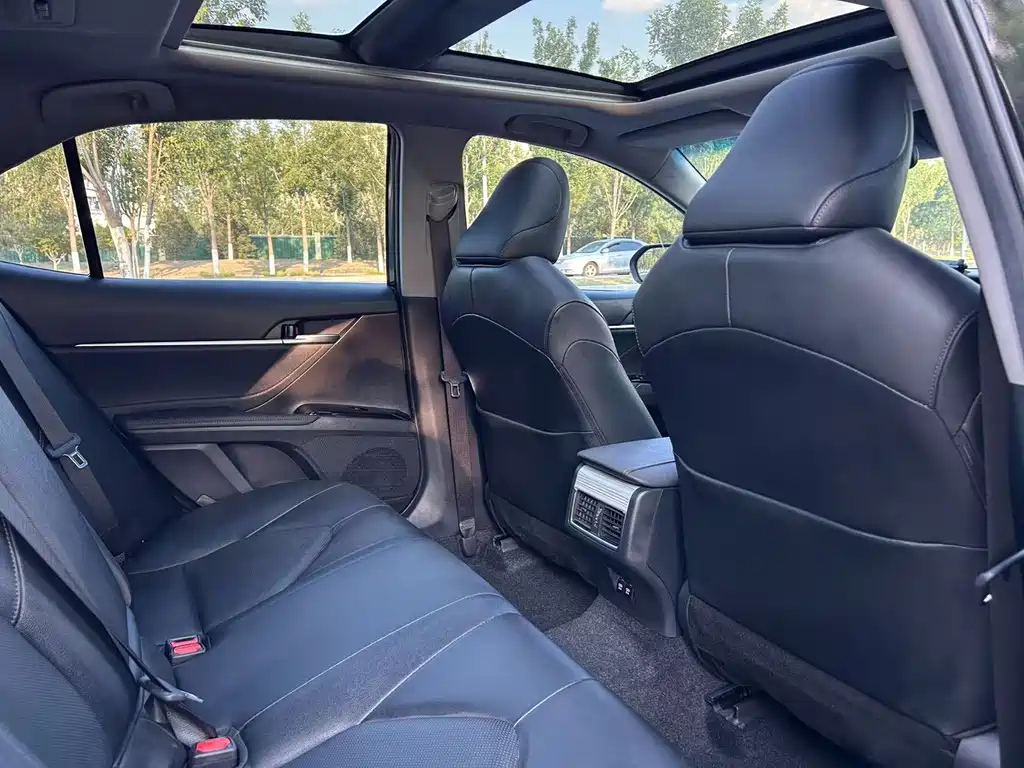 TOYOTA CAMRY 2019