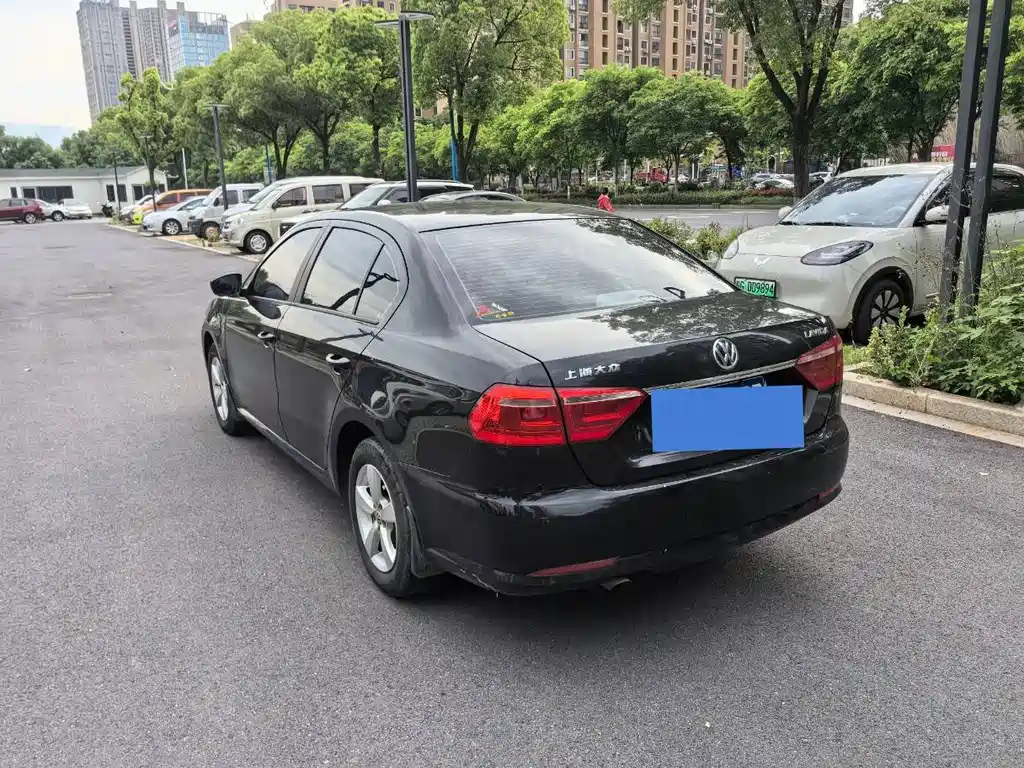 VOLKSWAGEN LAVIDA 2013