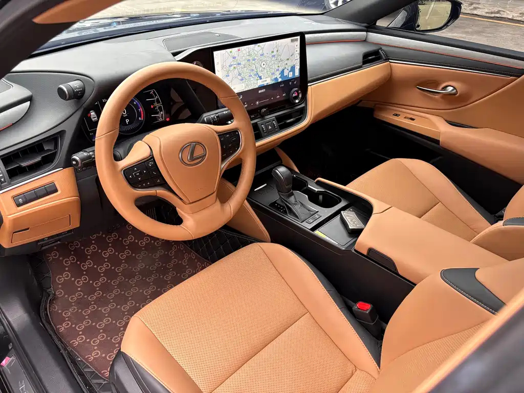 LEXUS ES 2025