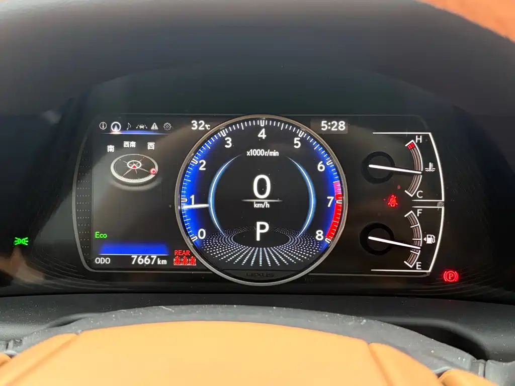 LEXUS ES 2025