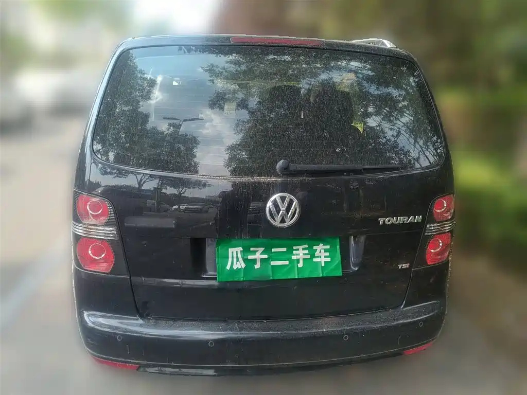 VOLKSWAGEN TOURAN 2015