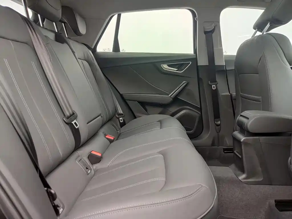 AUDI Q2L 2024