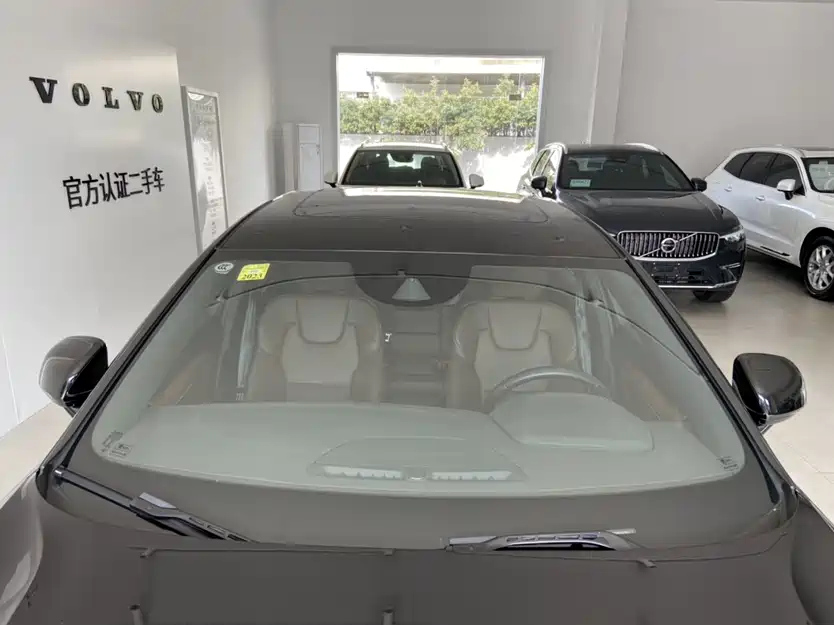 VOLVO S90 2023