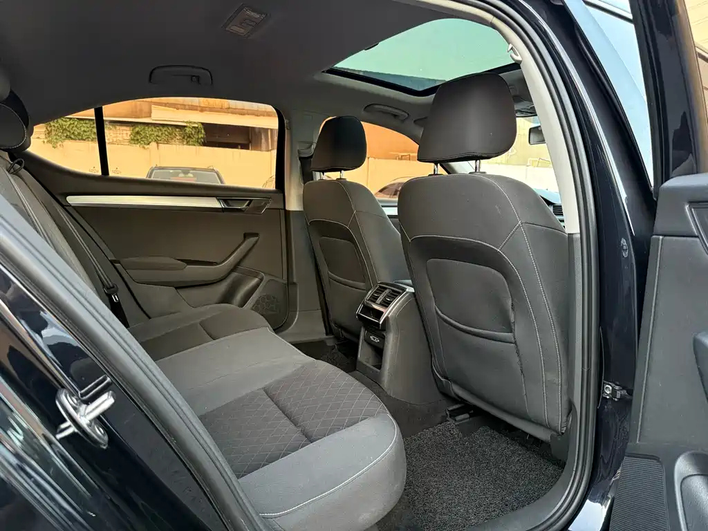 SKODA SUPERB 2019
